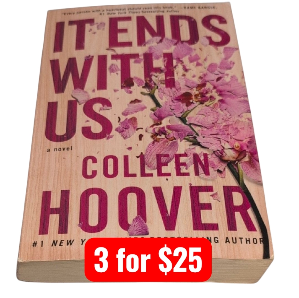 It Ends With Us by Colleen Hoover Paperback